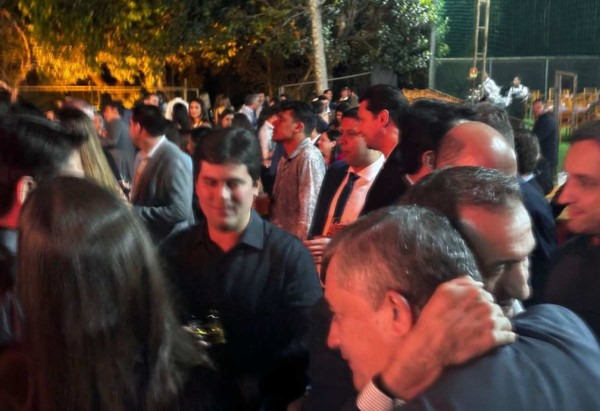 Festa de aniversário do deputado baiano Elmar nascimento reuniu todos os campos da política na noite de quarta-feira (10/7)