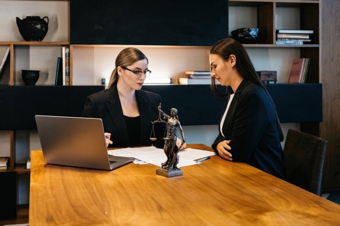 Algumas áreas do Direito são mais requisitadas no mercado (Imagem: wedmoments.stock | Shutterstock) 

 -  (crédito: EdiCase)