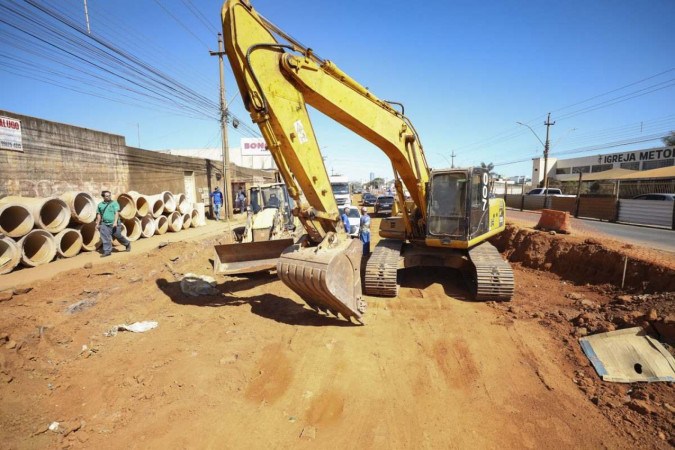 GDF assumirá controle das obras após atrasos de empresa -  (crédito: Renato Alves/Agência Brasília)