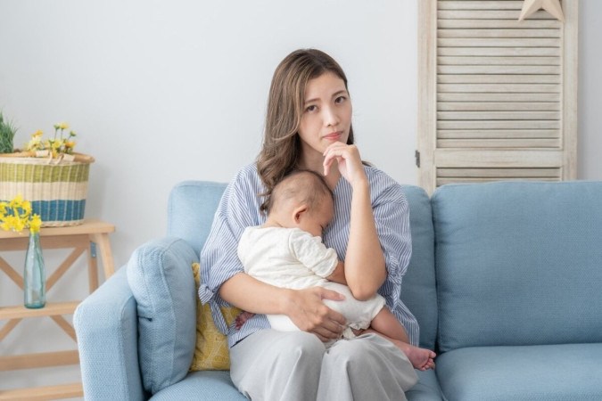 Culpa materna nem sempre é um sentimento negativo e, abordada corretamente, pode ajudar no desenvolvimento pessoal (Imagem: polkadot_photo | Shutterstock)  -  (crédito: EdiCase)