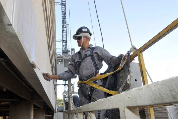 De acordo com a Sondagem Indústria da Construção, a falta ou o alto custo da mão de obra não qualificada foi lembrado como segundo maior problema para o segmento, pelos próprios empresários -  (crédito: Minervino Júnior/CB/D.A.Press)