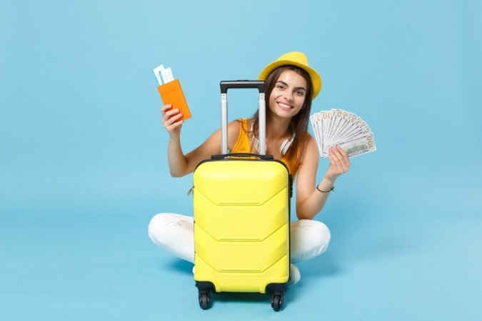 Planejar a viagem com antecedência é uma das estratégias eficazes para economizar nas férias (Imagem: ViDI Studio | Shutterstock)  -  (crédito: EdiCase)