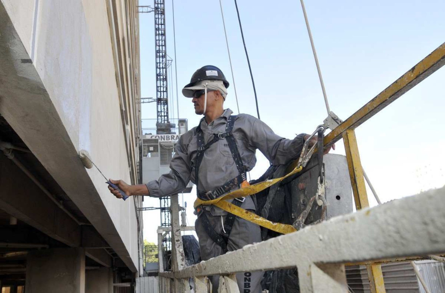 Mão de obra não qualificada é desafio para indústrias de construção, diz CNI