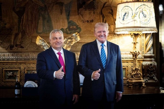 Trump com o primeiro-ministro húngaro, Viktor Orbán (E): proposta de teste cognitivo para seu rival democrata