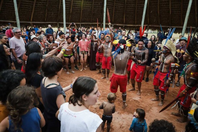  Interação cultural entre diferentes povos e a sociedade brasileira não indígena. -  (crédito: Leo Bahia/ Divulgação)