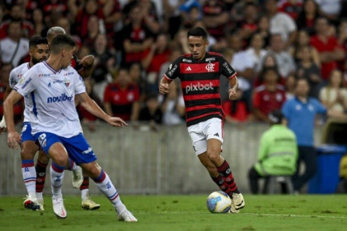 Matheus Gonçalves em campo contra o Fortaleza -  (crédito: Foto: Marcelo Cortes/CRF)