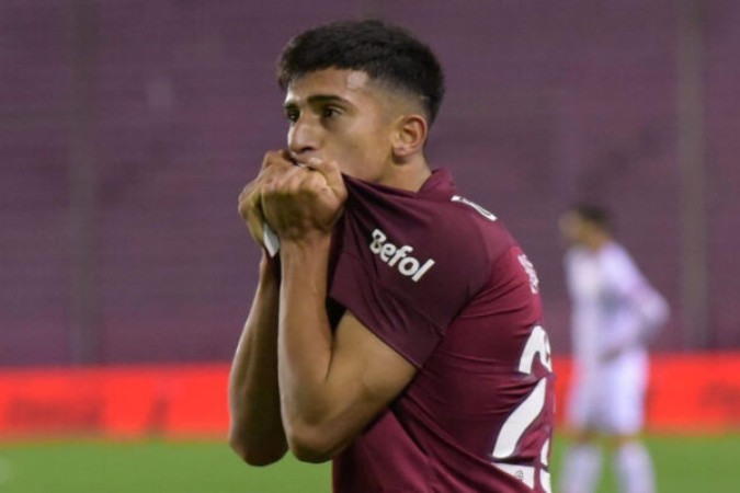 Mateo Sanabria em ação pelo Lanús -  (crédito: Foto: Divulgação/Club Lanu?s)