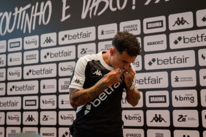 Coutinho, em sua apresentação à imprensa. Agora falta ser apresentado à torcida do Vasco -  (crédito: Foto: Leandro Amorim/Vasco da Gama)