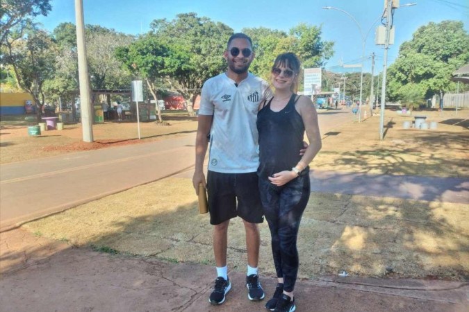 Ualisson, ao lado da esposa, Avana: mais água antes dos exercícios -  (crédito: Alessandro de Oliveira)