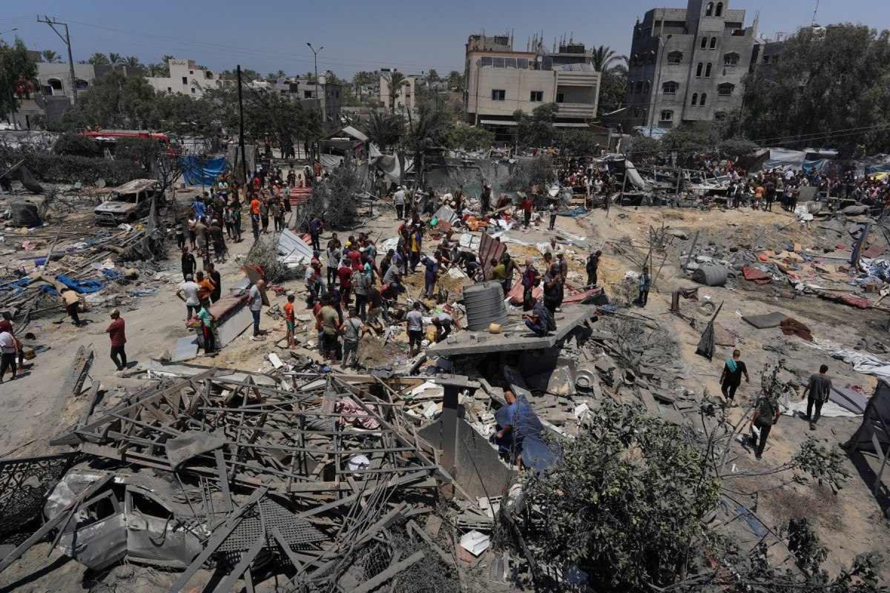 Ataque a campo de deslocados deixa ao menos 71 mortos em Gaza, diz Ministério da Saúde