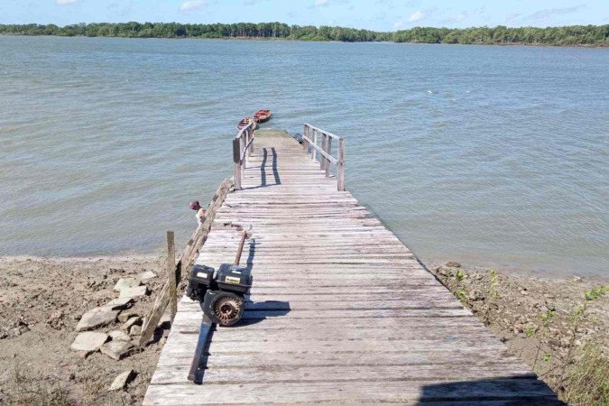 O rio Cajutuba (foto) é uma das fontes de sobrevivência dos extrativistas que vivem na Resex Mestre Lucindo -  (crédito: BBC)