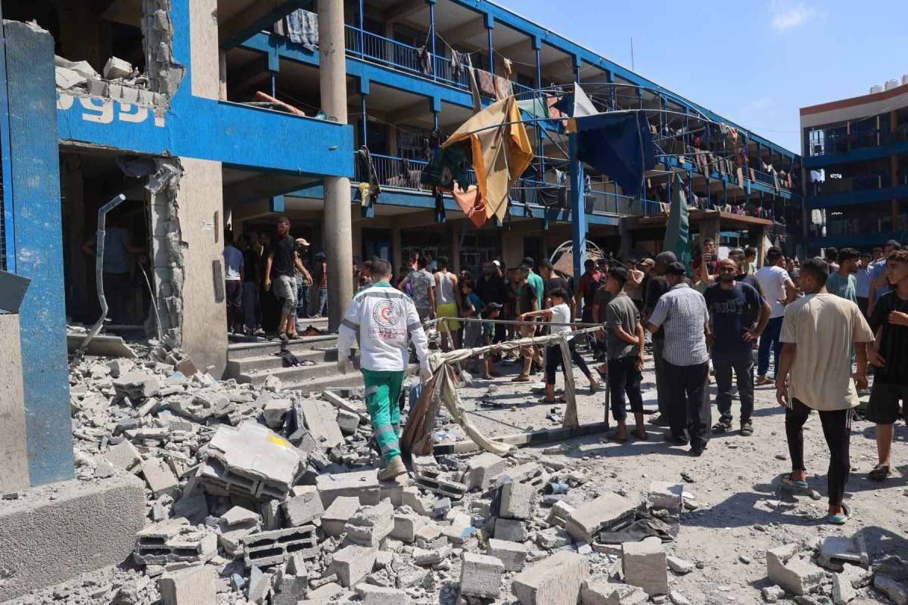 Novo bombardeio contra escola deixa 15 mortos em Gaza