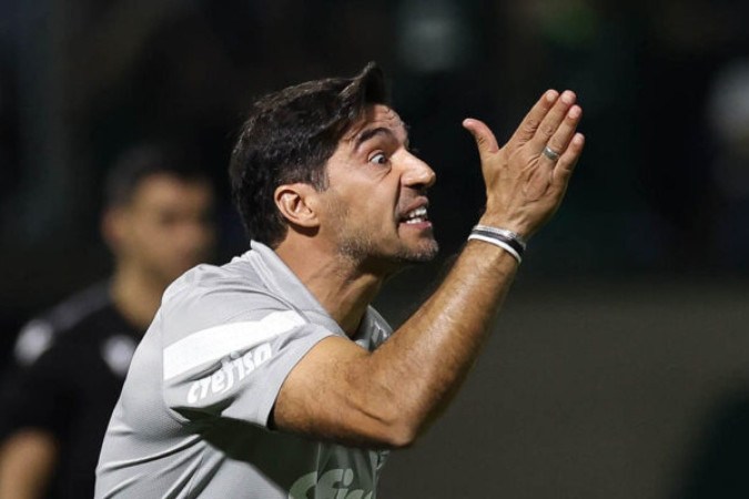  O t..cnico Abel Ferreira, da SE Palmeiras, em jogo contra a equipe do C Athletico Paranaense, durante partida v..lida pela sexta rodada, do Campeonato Brasileiro, S..rie A, na Arena Barueri. (Foto: Cesar Greco/Palmeiras/by Canon)
     -  (crédito:  CESAR GRECO)