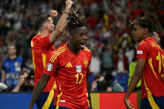 Após um primeiro tempo morno, os gols aconteceram na segunda etapa. Nico Williams abriu o placar, Cole Palmer empatou e Oyarzabal fez o gol do título aos 41 minutos do segundo tempo - (crédito: AFP via Getty Images)