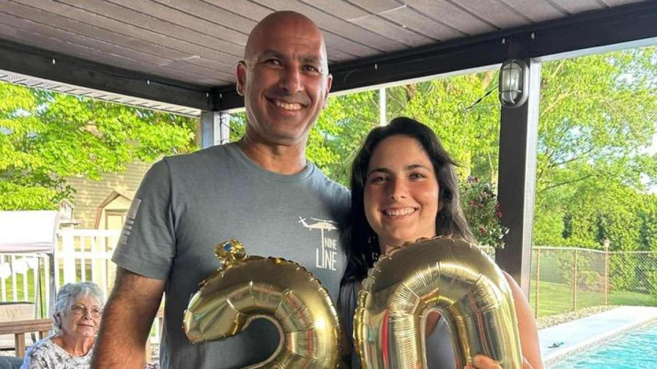 Herói salvou a família
