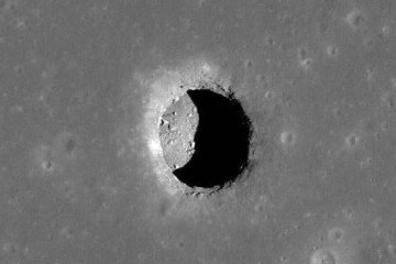A caverna descoberta na Lua que poderia abrigar humanos -  (crédito: Gerry Fletcher/BBC)