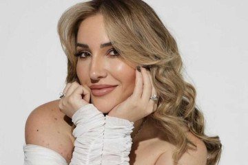 Ex-BBB Amanda Meirelles é flagrada em clima de romance com empresario
