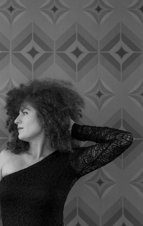 A cantora Leana é uma das atrações do show em homenagem a Tropicália  -  (crédito:  Arquivo Pessoal)