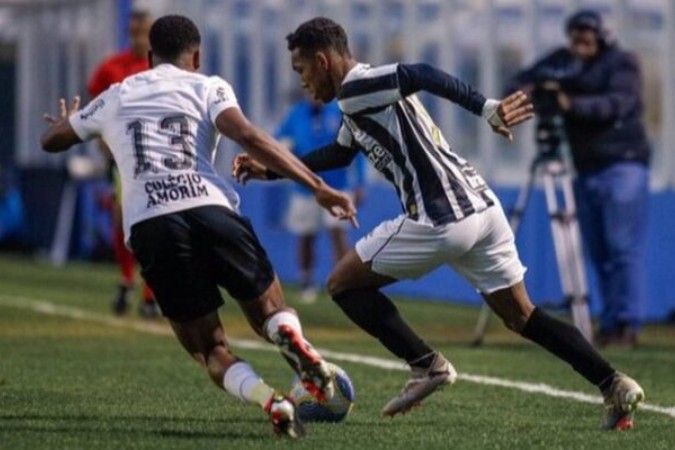 Corinthians bate o Santos pelo Brasileirão Sub-17 -  (crédito: Foto: Divulgação / Santos)