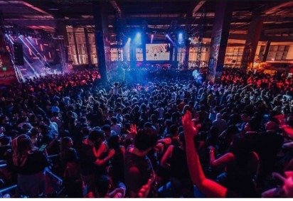 Festa Drop it like it' hot comemora 10 anos  -  (crédito: Reprodução Instagram/ @dropitlikeitshot) -Festa Drop it like it' hot comemora 10 anos  -  (crédito: Reprodução Instagram/ @dropitlikeitshot)