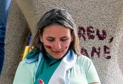 A cabeleireira Débora Rodrigues dos Santos pediu perdão em depoimento ao STF -  (crédito: Redes sociais)