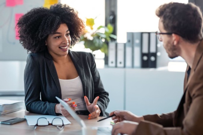 A empatia fortalece as relações no trabalho (Imagem: Josep Suria | Shutterstock) -  (crédito: EdiCase)