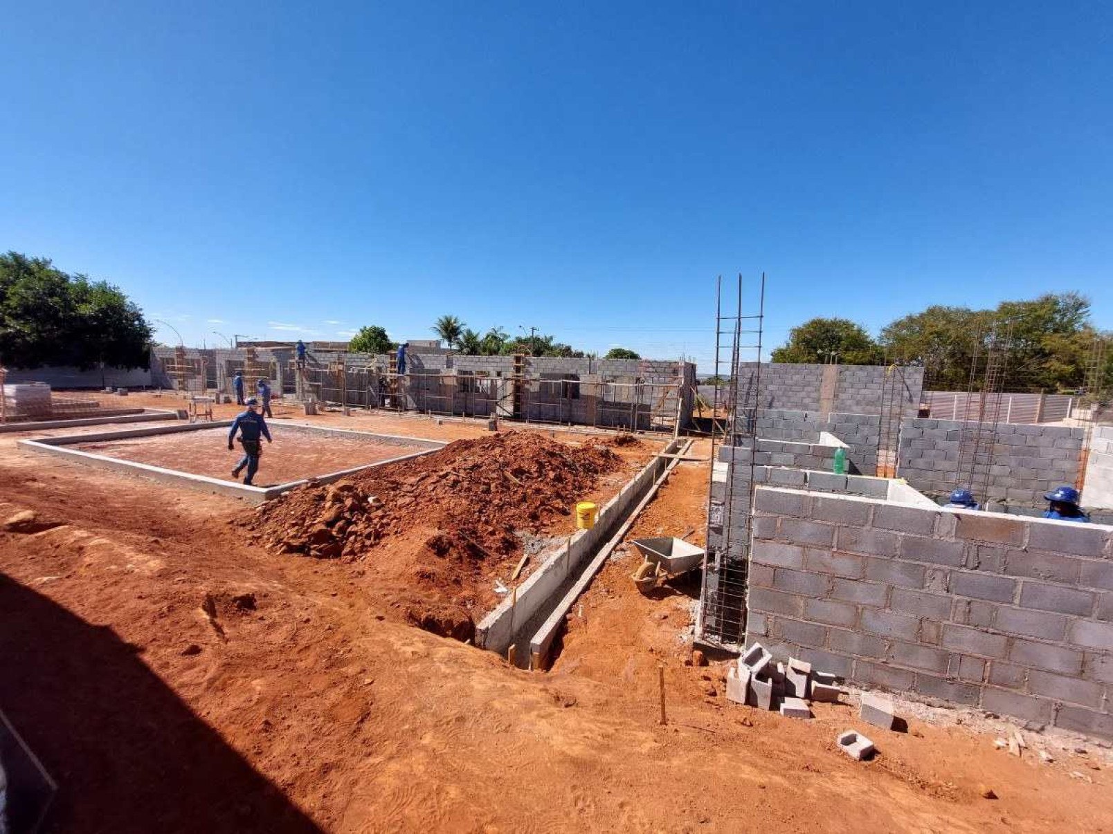 O novo bloco de salas está em construção