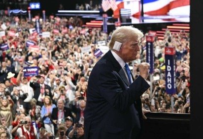 O ex-presidente Trump faz segunda aparição na Convenção Nacional Republicana, na noite de terça-feira, em Milwaukee  -  (crédito: Brendan Smialowski/AFP)