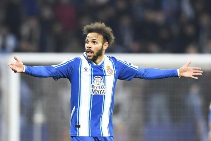  Espanyol's Danish forward Martin Braithwaite reacts during the Spanish League football match between RCD Espanyol and Real Sociedad at....the RCDE Stadium in Cornella de Llobregat on February 13, 2023. (Photo by Pau BARRENA / AFP) (Photo by PAU BARRENA/AFP via Getty Images)
     -  (crédito:  AFP via Getty Images)