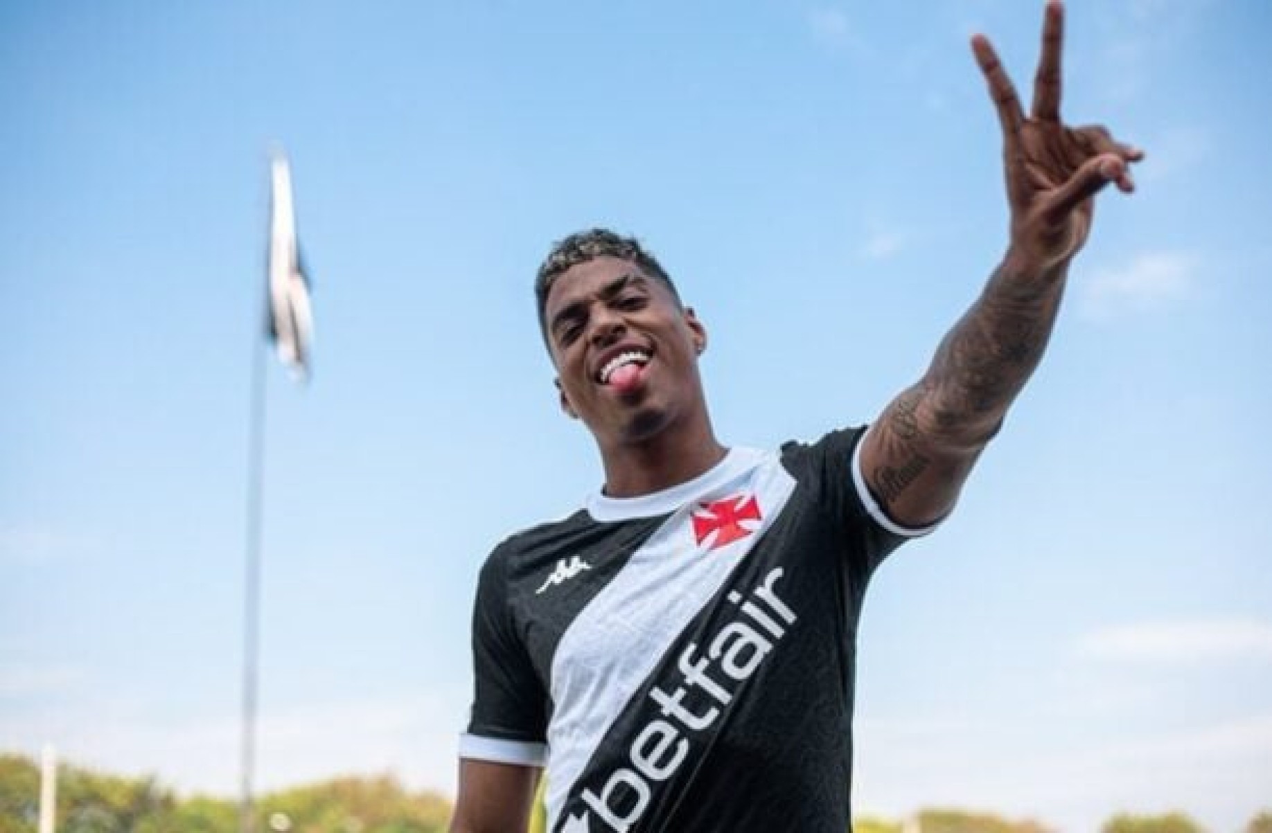 Trio de reforços do Vasco aparece no BID e pode estrear domingo