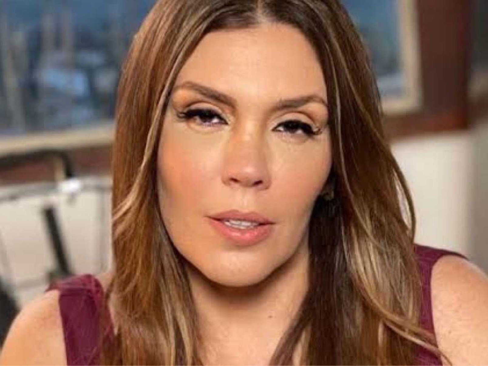 Simony dá show de estrelismo e incomoda produção de evento
