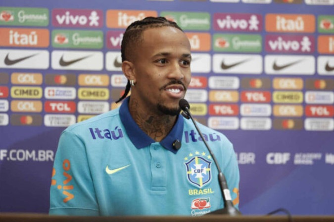 panhado da esposa, Tainá Castro, zagueiro do Real Madrid compareceu ao evento beneficente de Vini Jr no Rio de Janeiro -  (crédito:  RAFAEL RIBEIRO/CBF....)