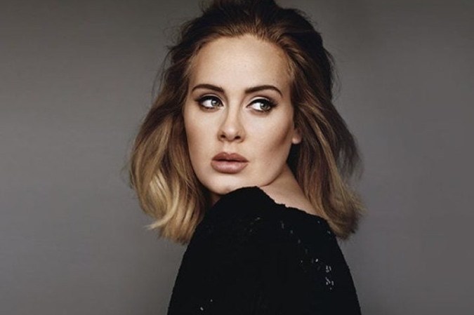 Ao longo de sua carreira, Adele já vendeu mais de 100 milhões de discos em todo o mundo, tornando-se uma das artistas musicais mais bem-sucedidas de todos os tempos. -  (crédito: divulgação)