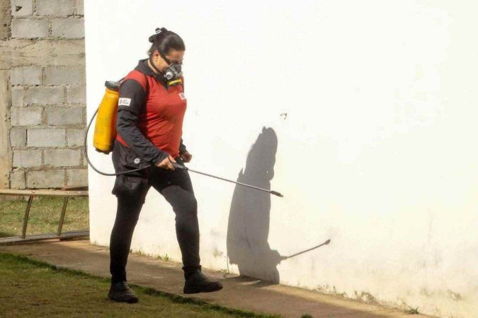 Escolas, creches e ônibus escolares de Poço Fundo (MG) foram dedetizados para controlar surto de escabiose e prevenir novos casos  -  (crédito: Toninho Rodrigues)