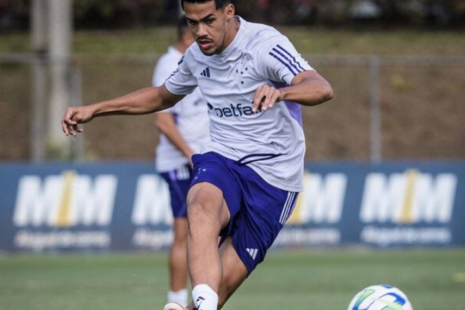 fensor atuará no Kyoto Sanga por seis meses e depois poderá ficar em definitivo por negociação que pode chegar em R$ 5,5 milhões -  (crédito: Foto: Divulgação Cruzeiro)