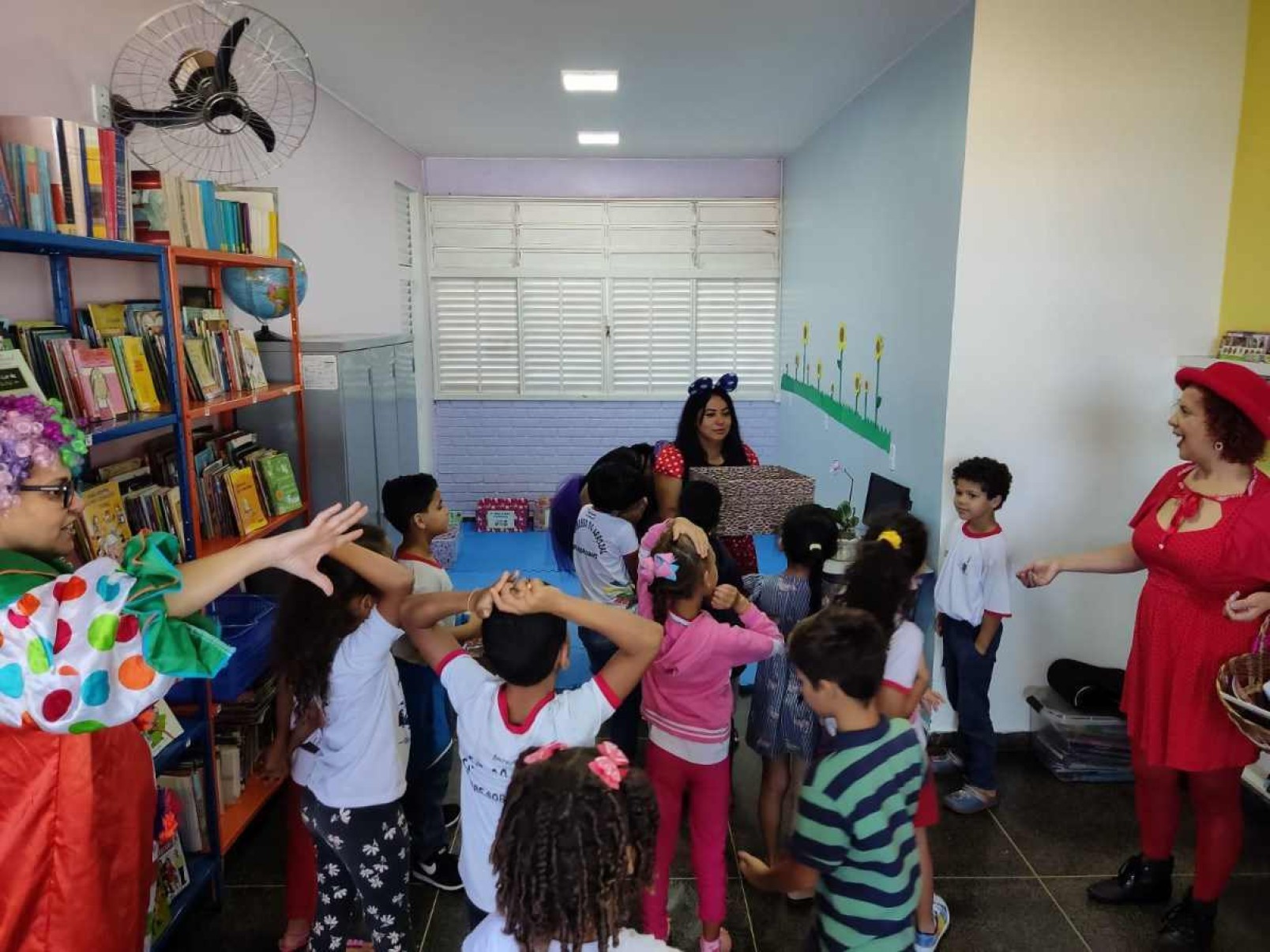 Os alunos adoram as atividades na nova biblioteca