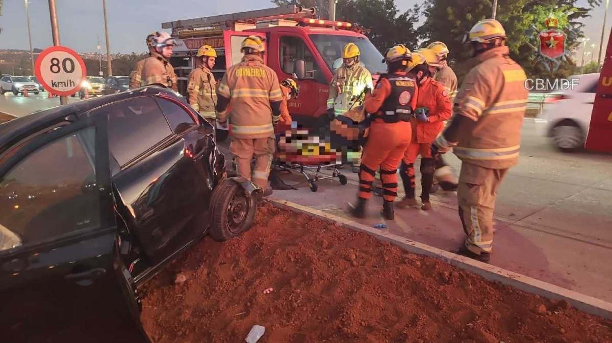 Colisão deixou uma mulher ferida na via Estrutural