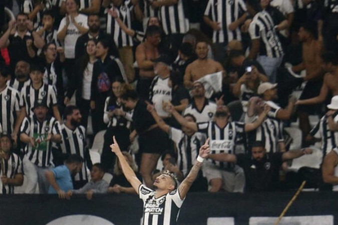 irar o chapéu! Com vitórias emblemáticas, Glorioso vai enterrando 2023 e prova que compete contra qualquer rival do futebol brasileiro   -  (crédito: Foto: Vítor Silva/Botafogo)