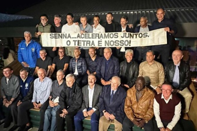 dores e comissão técnica estiveram reunidos, no Rio de Janeiro, para celebrar os 30 anos da conquista da Copa do Mundo de 1994 -  (crédito: Foto: Lucas Bayer / Jogada 10)