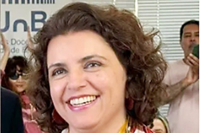  Candidata a Reitora Rozana Naves