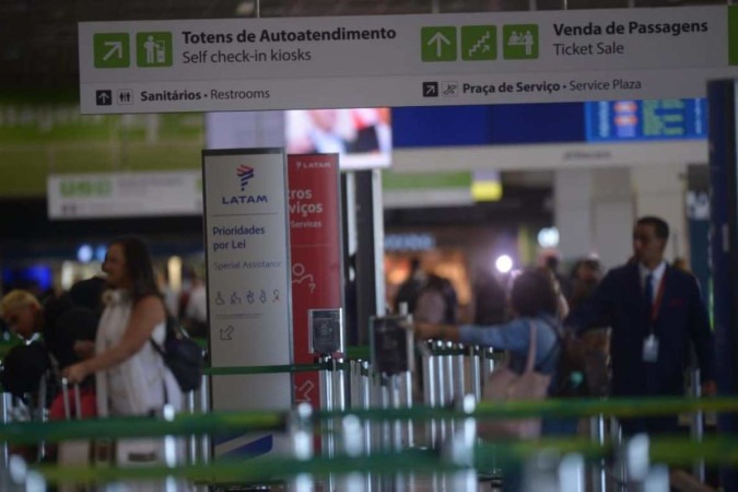 Cinco voos da Azul atrasaram no aeroporto de Brasília e dez em Viracopos (SP)  -  (crédito: Ed Alves/CB/D.A Press)