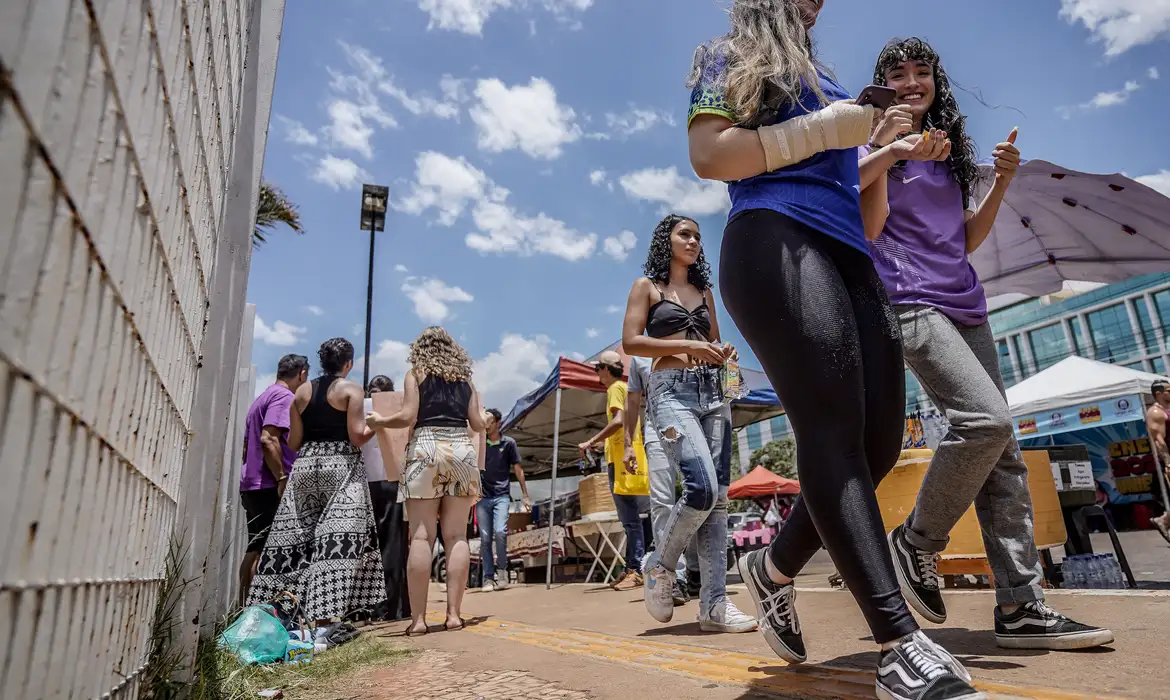 Termina hoje prazo para convocação de vagas remanescentes do Fies -  (crédito: EBC)