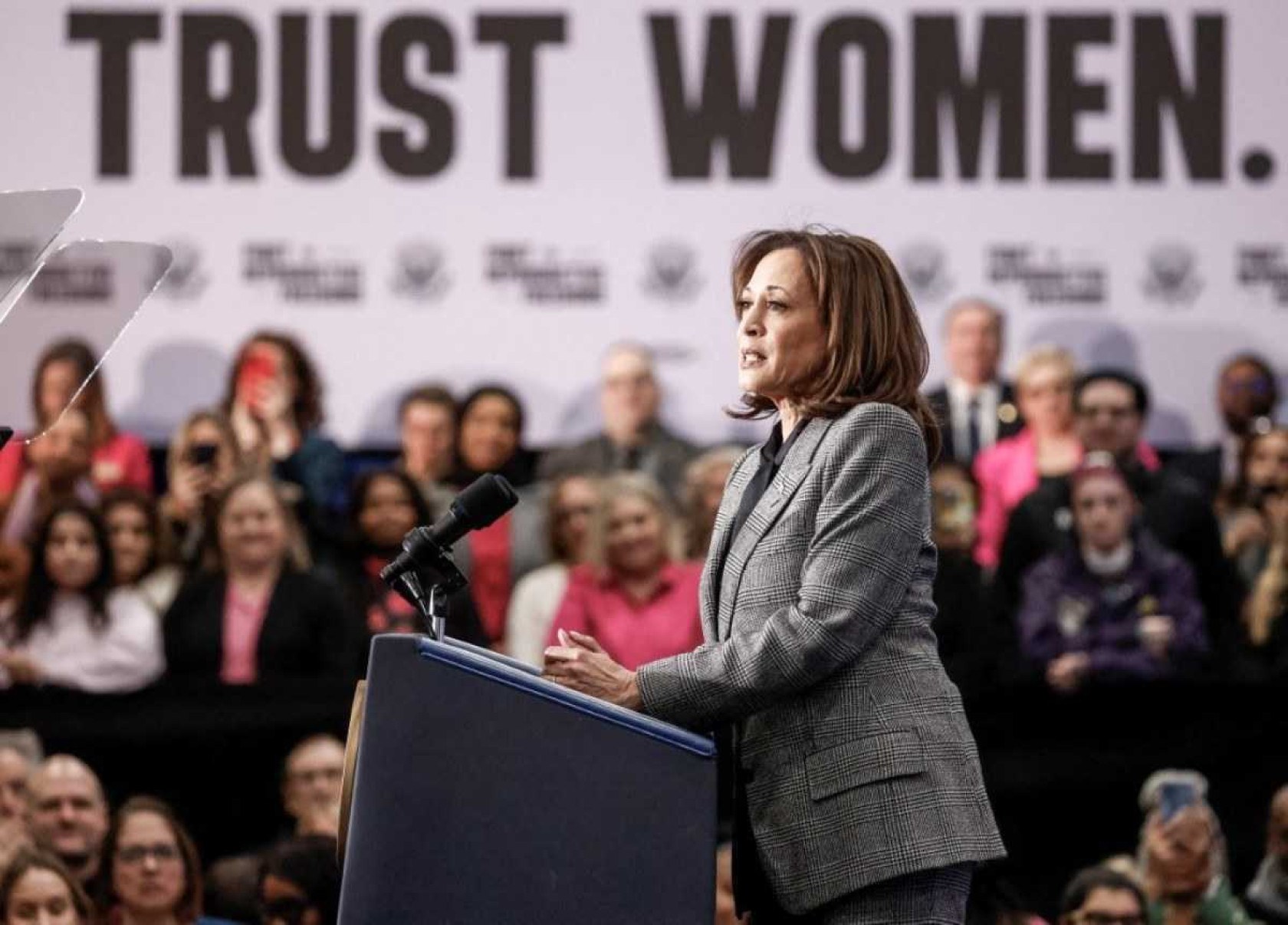 Apoio feminino pode impulsionar possível campanha de Kamala Harris