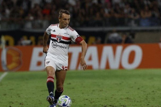 ral-direito volta ao São Paulo após três meses e analisa empate sem gols nesta 18ª rodada do Brasileirão
- (crédito: Foto: Rubens Chiri/Saopaulofc.net) ral-direito volta ao São Paulo após três meses e analisa empate sem gols nesta 18ª rodada do Brasileirão
- (crédito: Foto: Rubens Chiri/Saopaulofc.net)