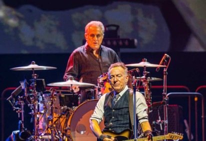  US musician Bruce Springsteen and The E Street Band perform during their 2024 World Tour at the Strawberry Arena in Stockholm, Sweden, on July 15, 2024. (Photo by Magnus LEJHALL / TT News Agency / AFP) / Sweden OUT
       -  (crédito: Magnus Lejhall/TT News Agency/AFP)
