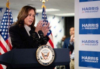  US Vice President and Democratic presidential candidate Kamala Harris speaks at her campaign headquarters in Wilmington, Delaware, on July 22, 2024. Harris on Monday compared her election rival Donald Trump to "predators" and "cheaters," as she attacked the first former US leader to be convicted of a crime. (Photo by Erin SCHAFF / POOL / AFP)
       -  (crédito:  AFP)