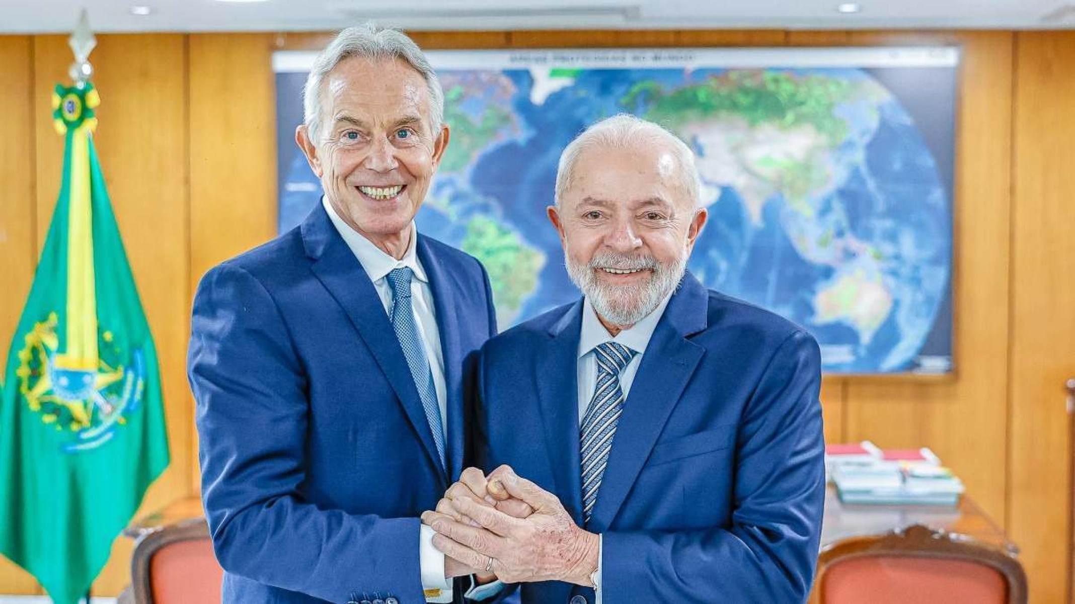 Lula recebe Tony Blair e discute vitória da esquerda no Reino Unido