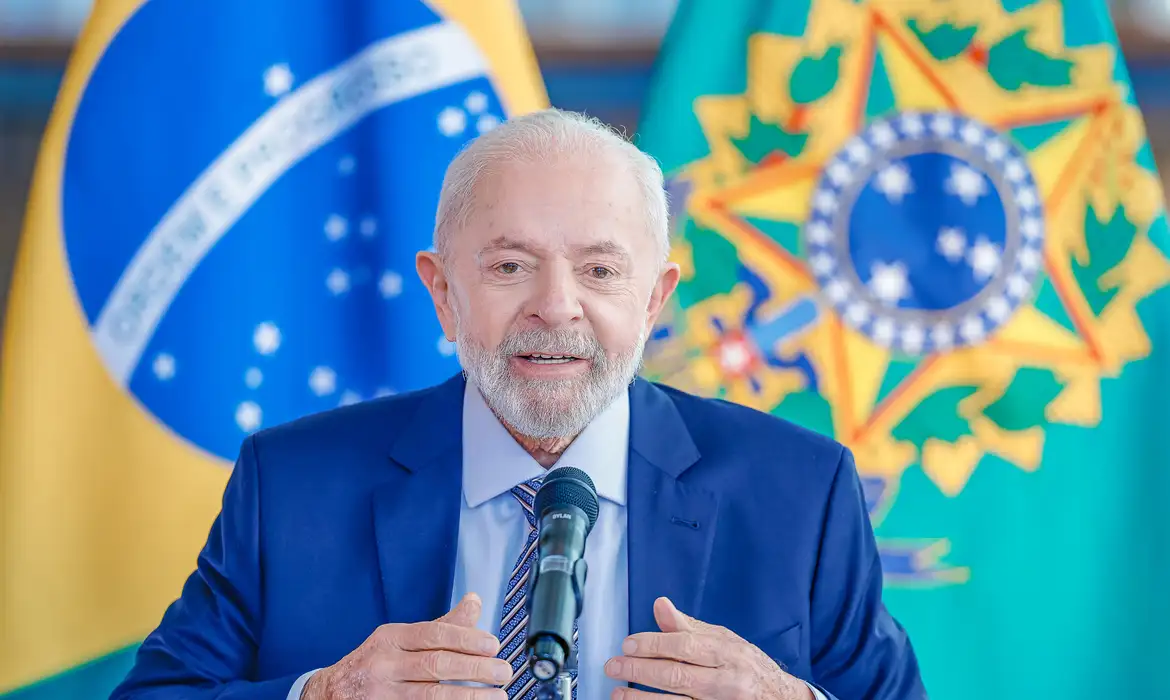 Governo Lula aciona MPF contra decisões do Conselho Federal de Medicina