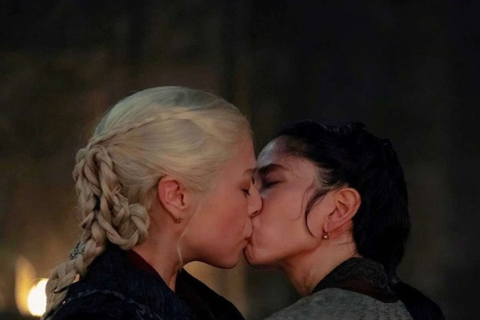 Cena entre Rhaenyra e Mysaria em 'House of the Dragon' -  (crédito: Reprodução/Max)