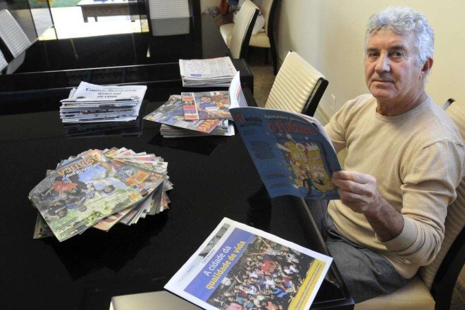  22/07/2024. Crédito: Minervino Júnior/CB/D.A Press. Brasil.  Brasilia - DF. Edição mil da revista leitor José Hil que reencontrou um amigo através do jornal.